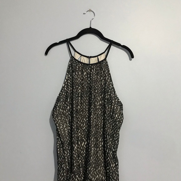 EXPRESS Black and White Pattern Racerback Top - Picture 4 of 8